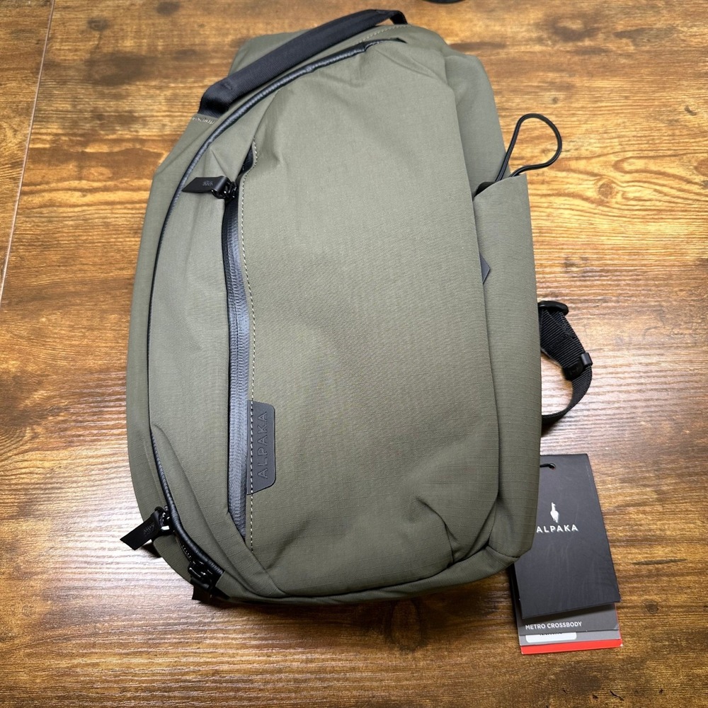 Alpaka Metro Crossbody Green Axoflux 210D Right Shoulder Sling Bag Travel Hiking
